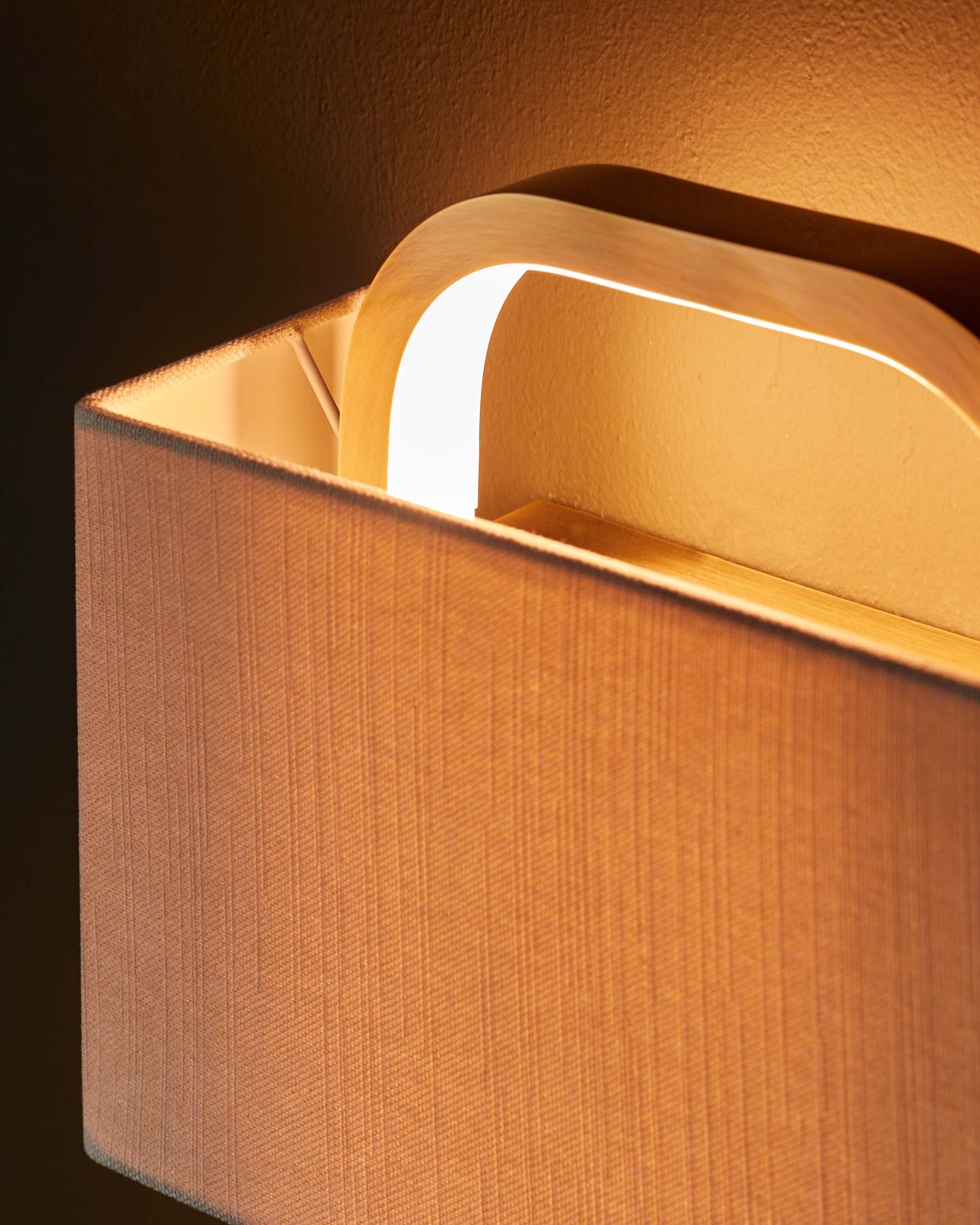 Sanza natural linen and brushed bronze wall light - Image 8