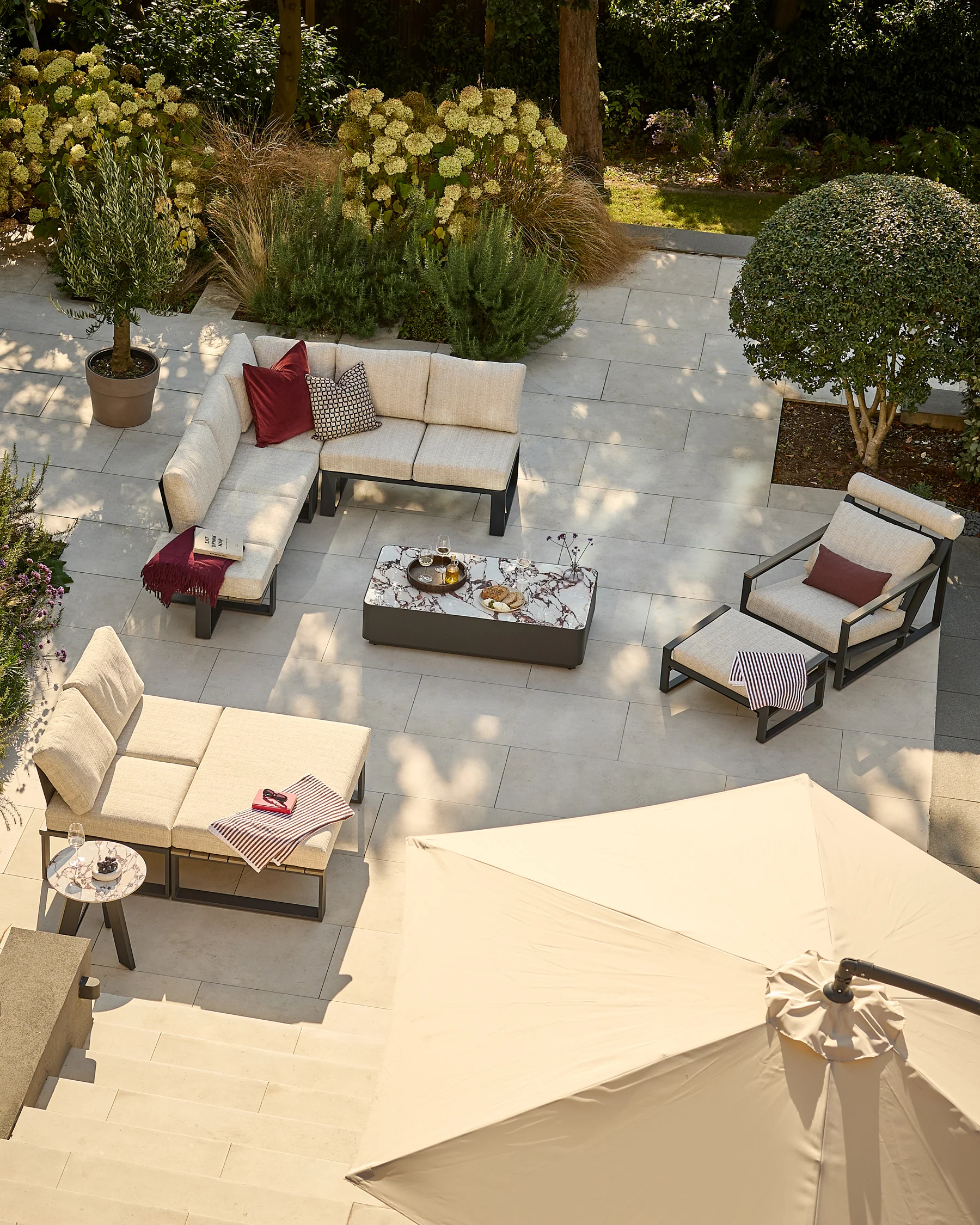 Savannah black garden daybed set - Image 7