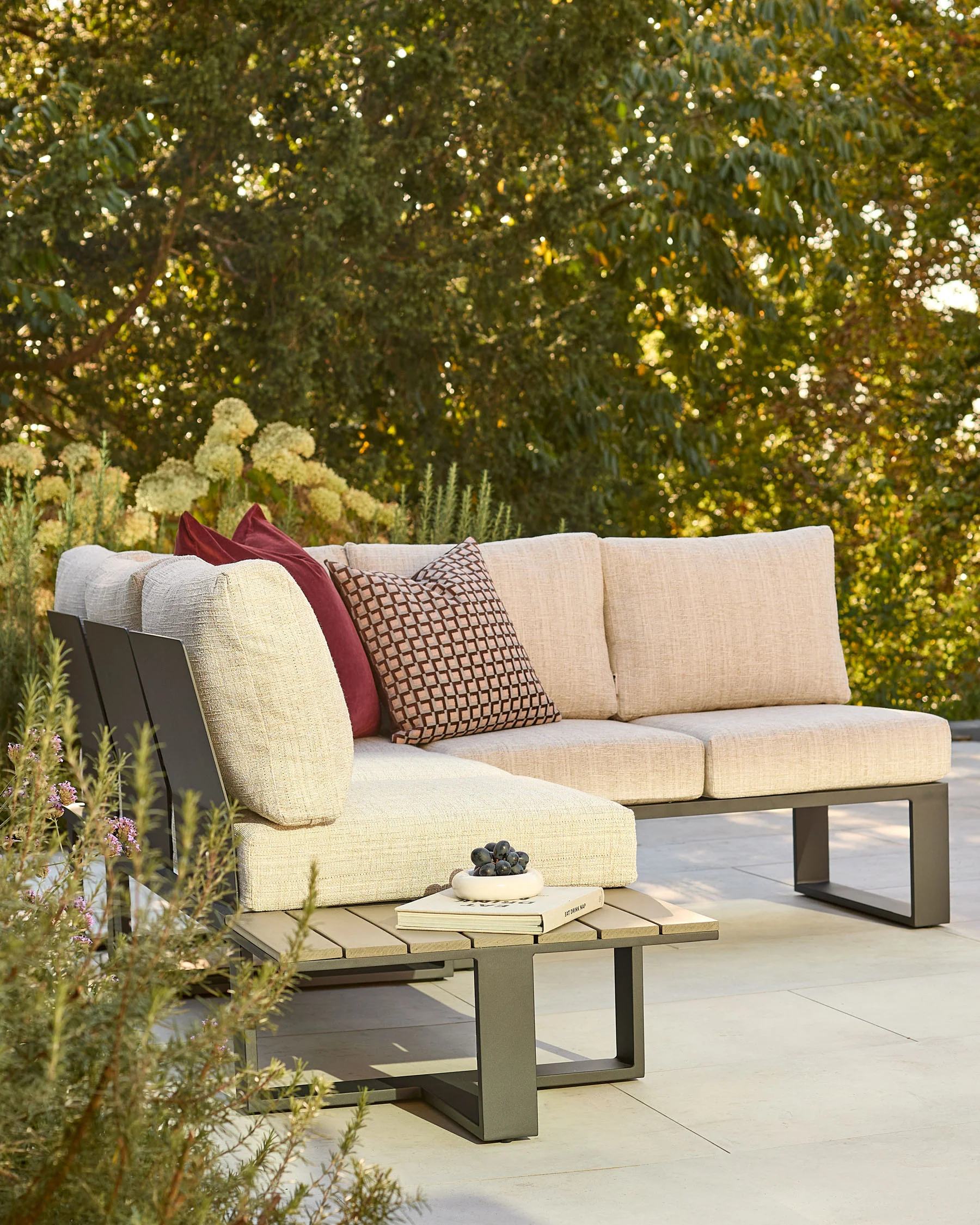 Savannah black garden large corner bench - Image 3
