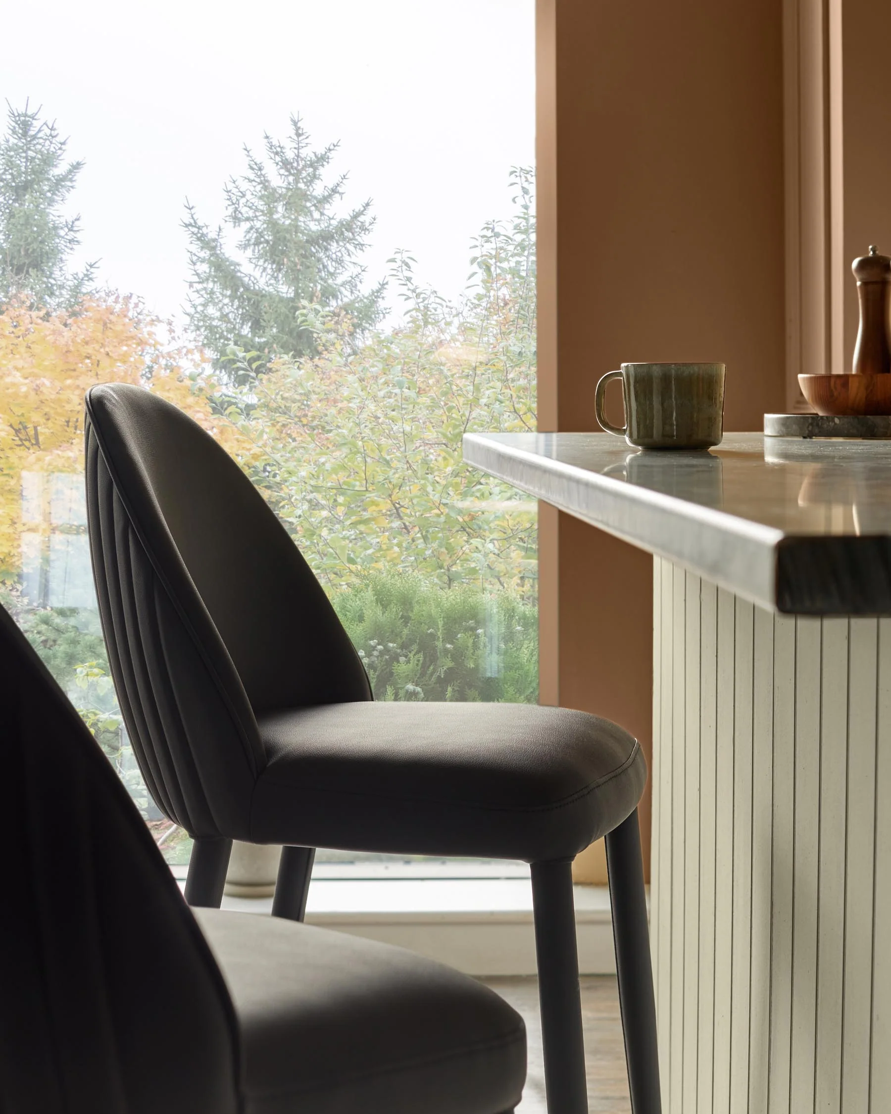 Saylor black faux leather bar stool - Image 5
