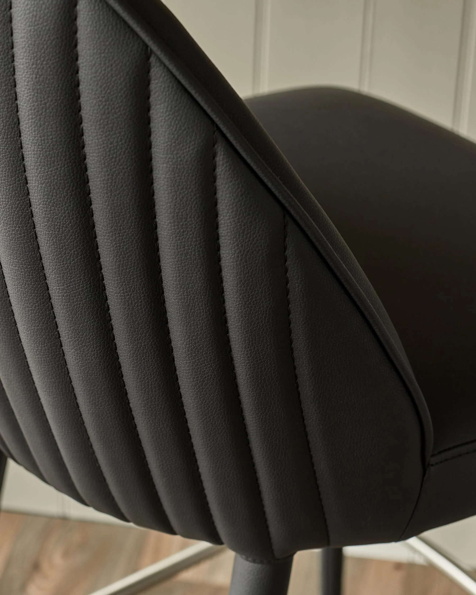 Saylor black faux leather bar stool - Image 6