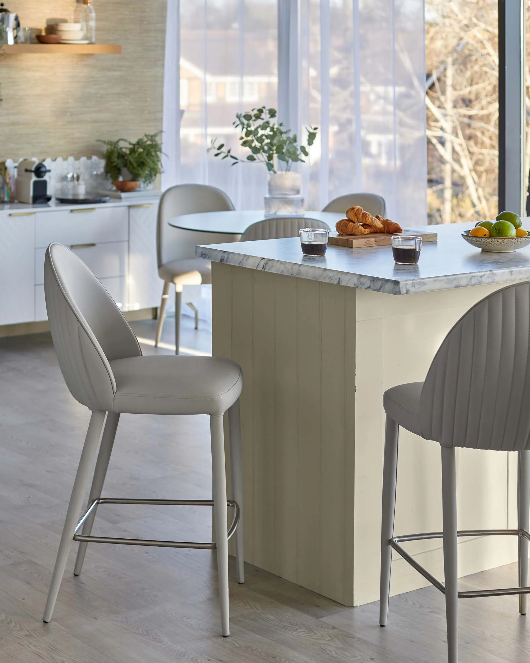 Saylor light grey faux leather bar stool - Image 2