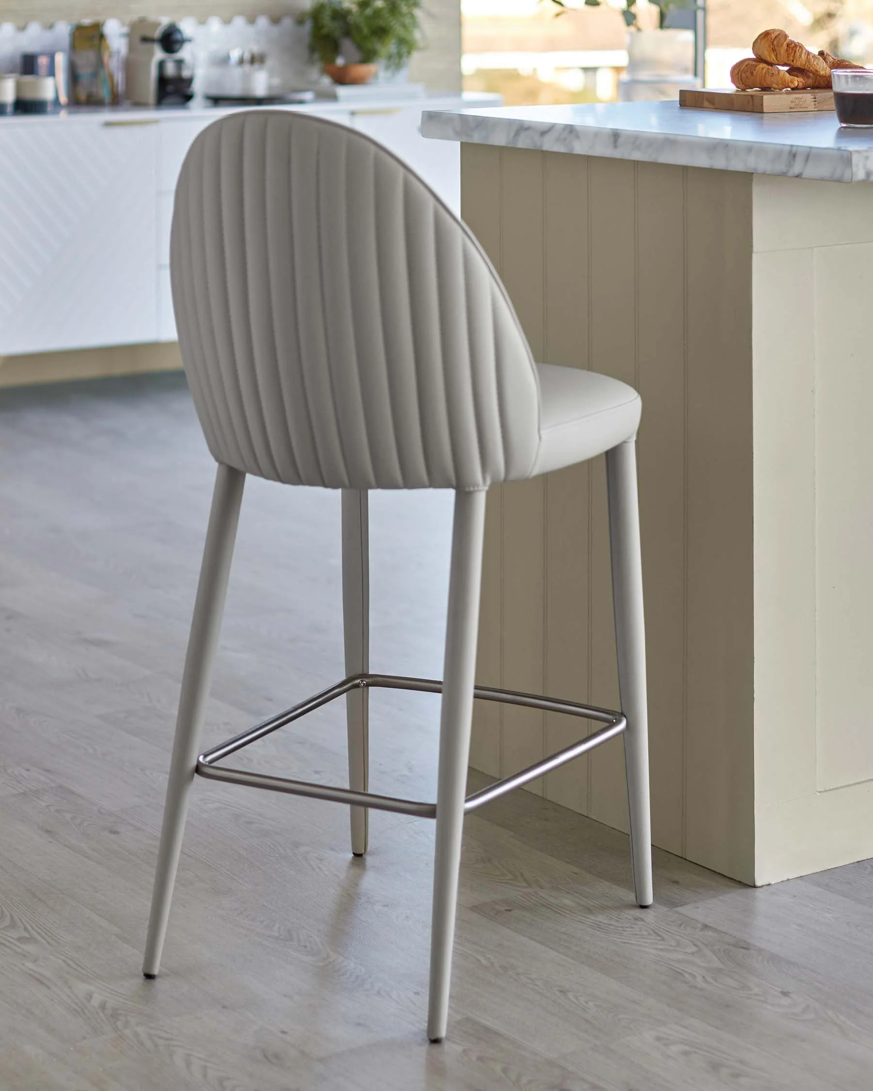 Saylor light grey faux leather bar stool - Image 6