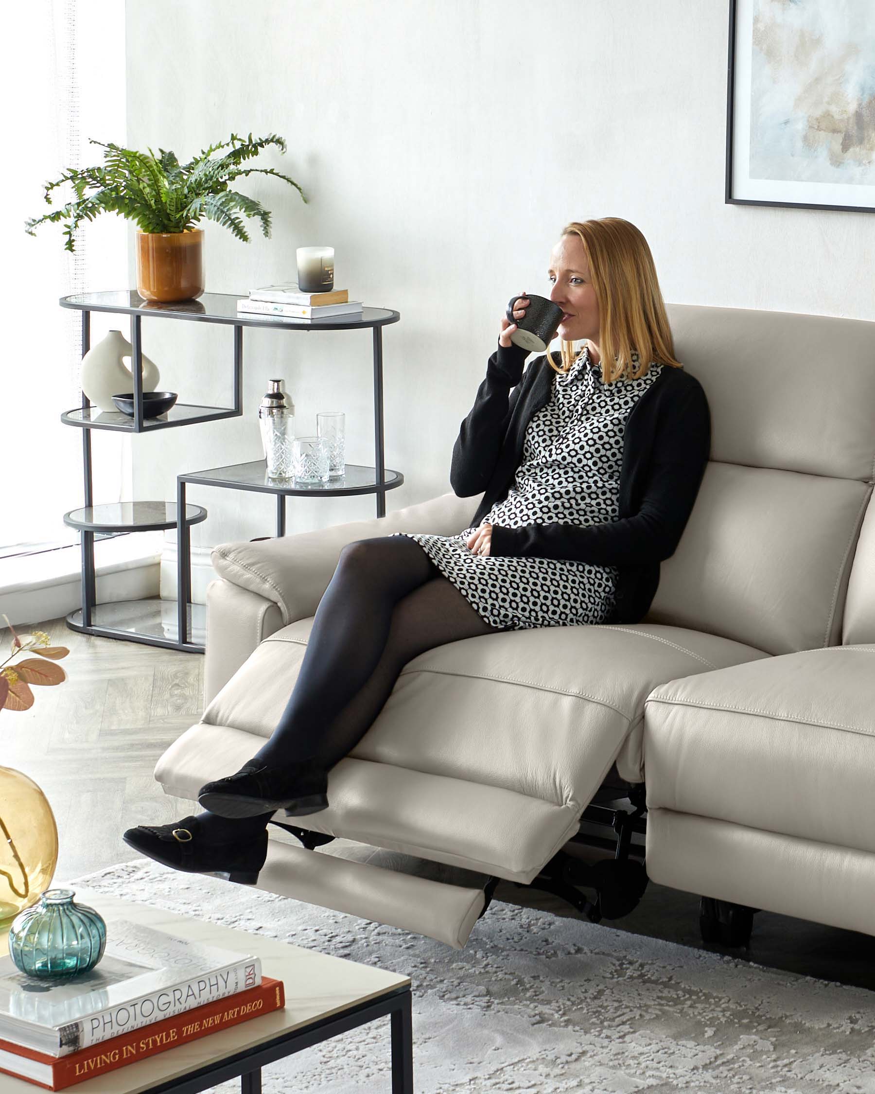 Serene Light Grey Leather 3 Seater Recliner Sofa - Image 3