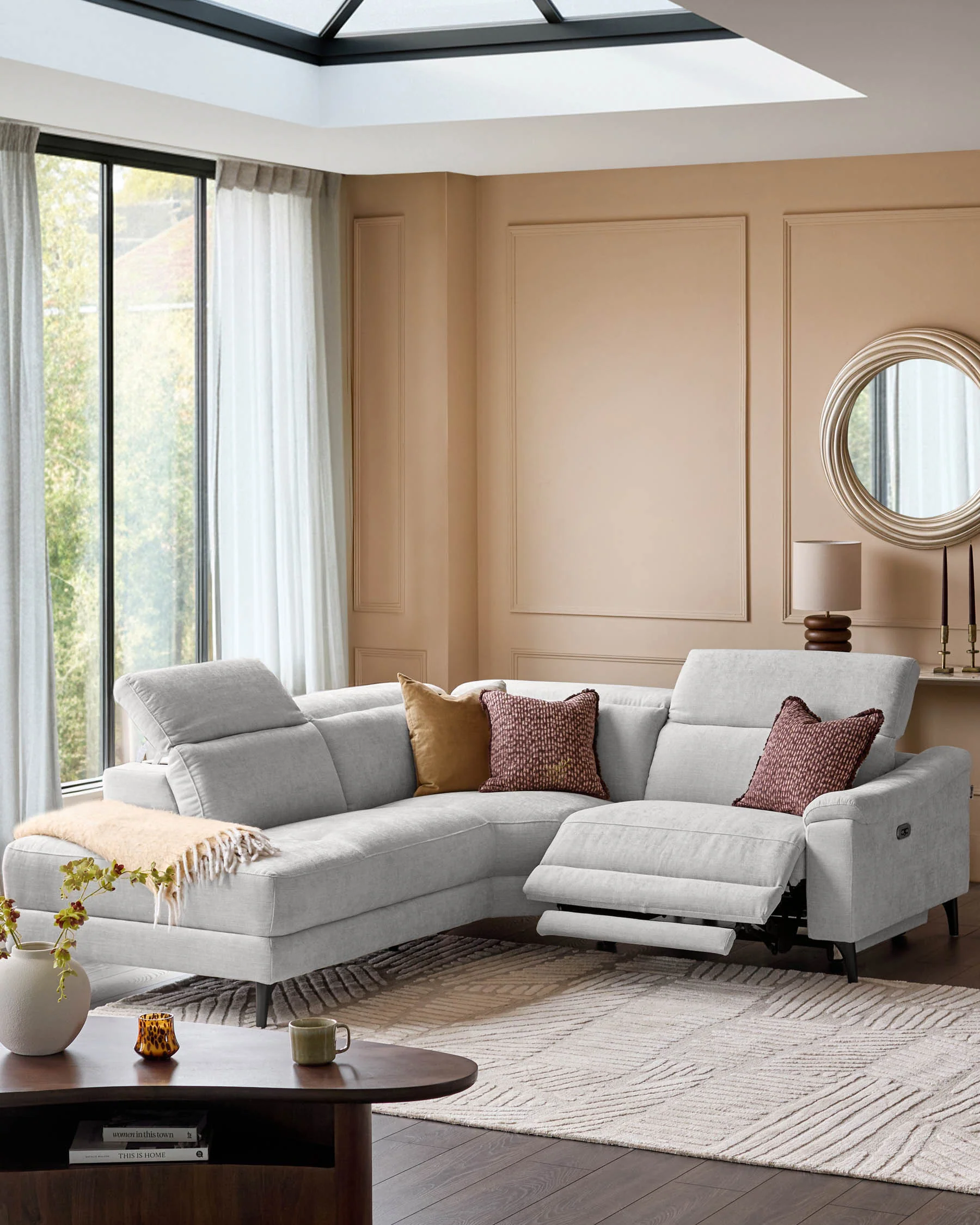 Serene light grey fabric small left hand corner chaise recliner sofa - Image 2