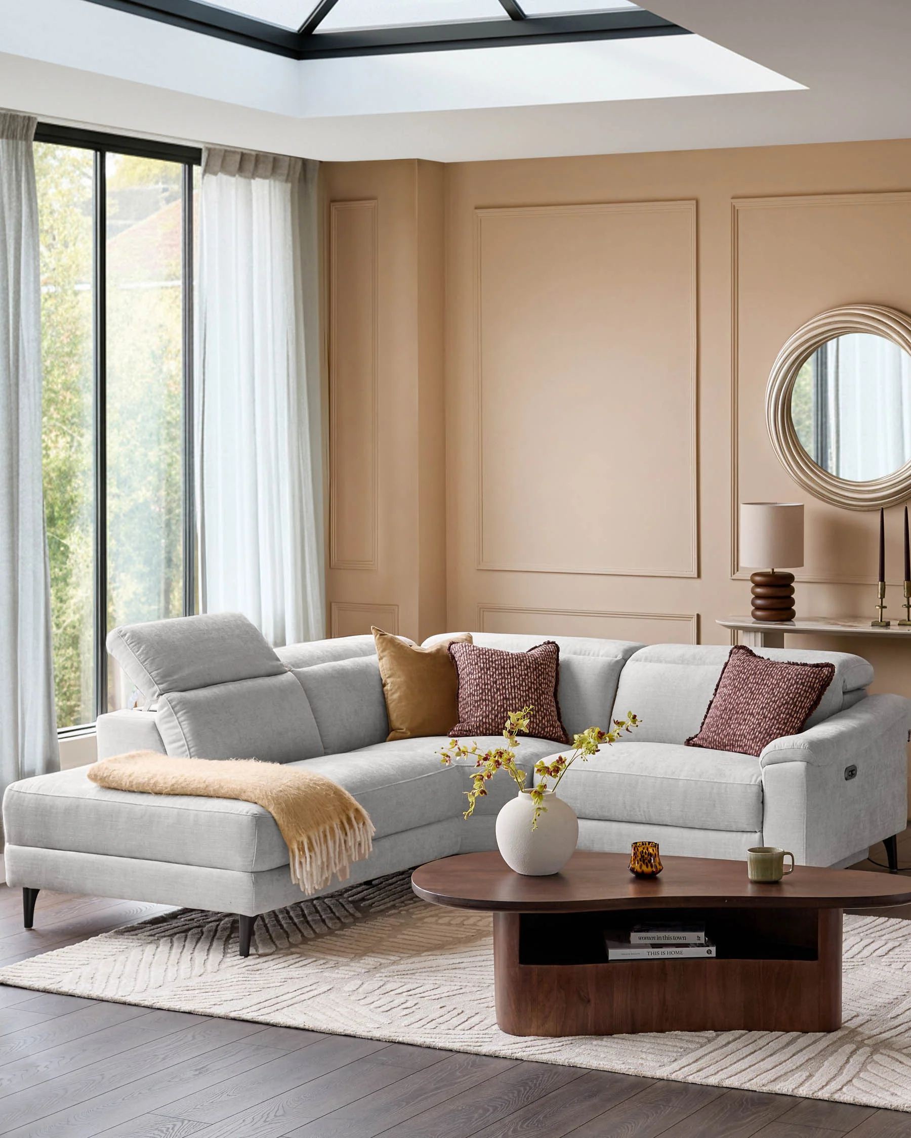 Serene light grey fabric small left hand corner chaise recliner sofa - Image 4