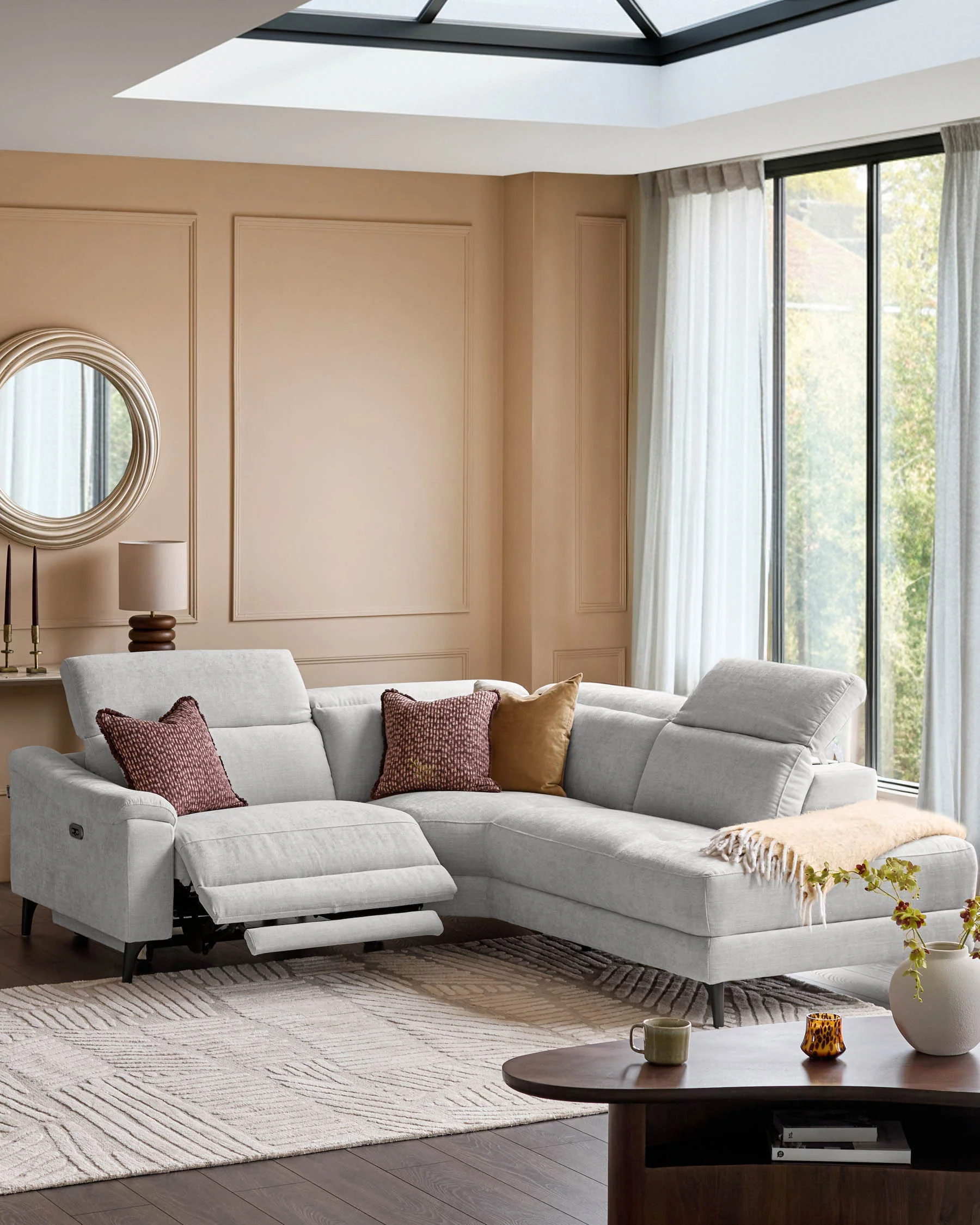 Serene light grey fabric small right hand corner chaise recliner sofa - Image 3