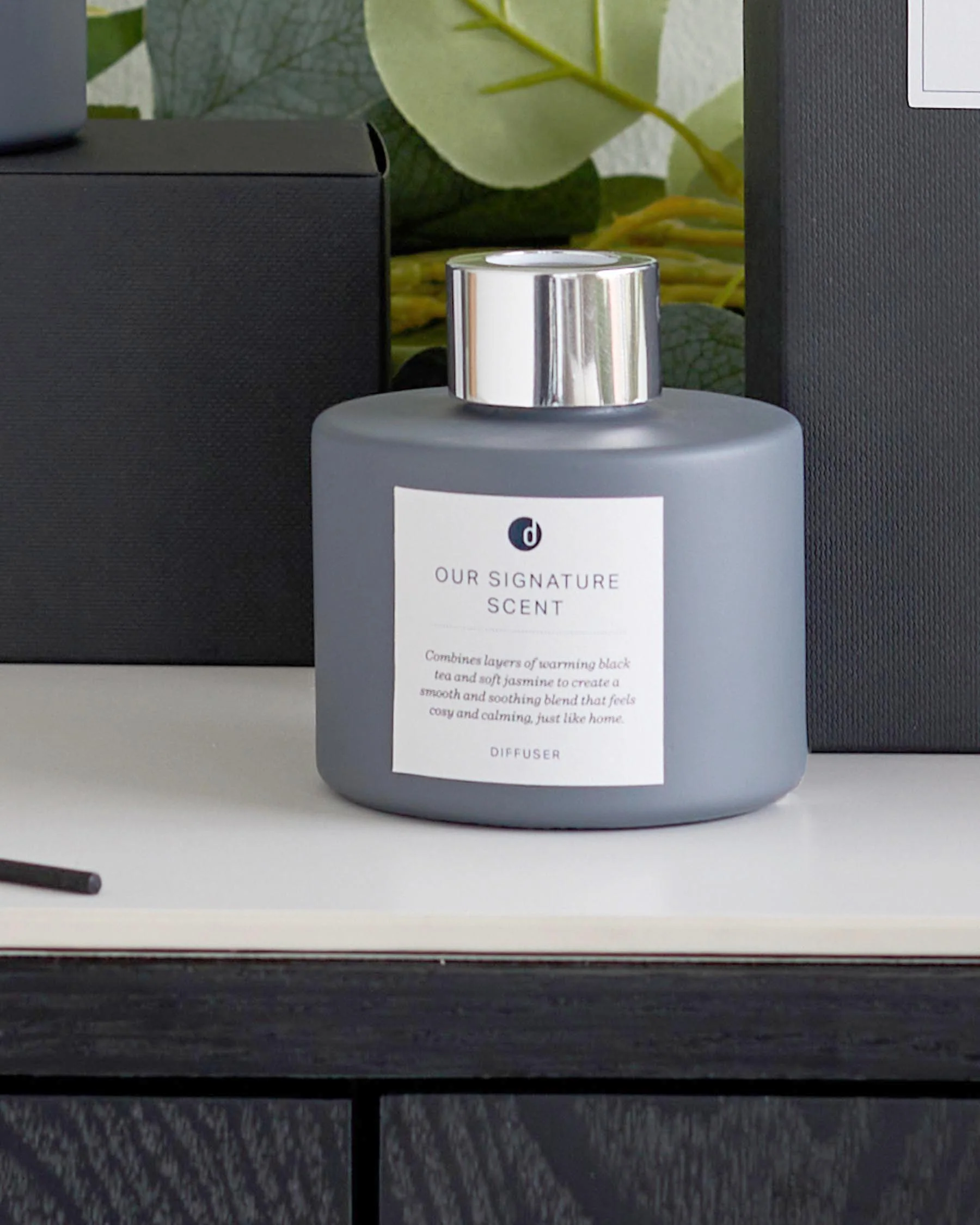 Signature black tea and white jasmine diffuser - Image 4