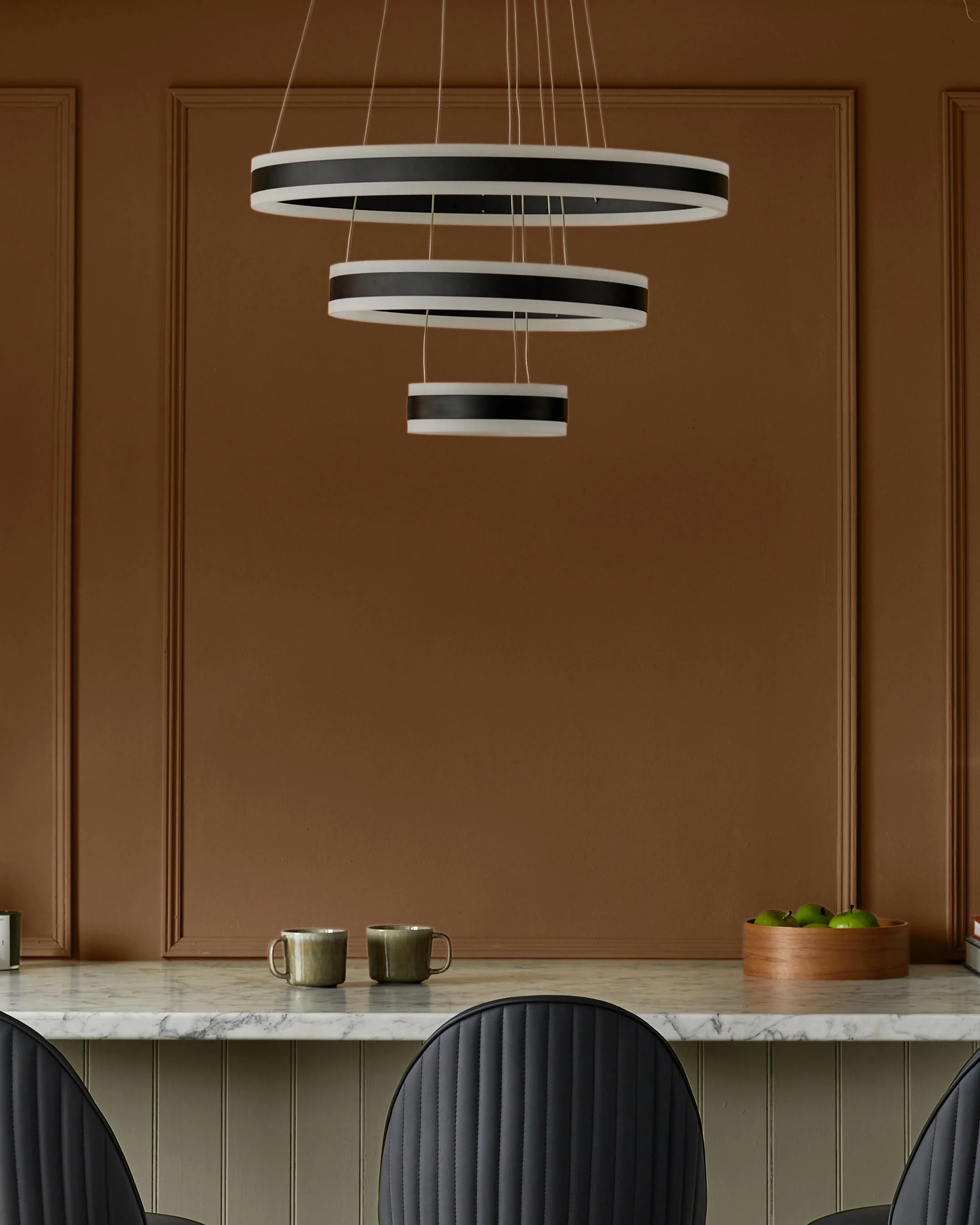 Solana black metal adjustable pendant light - Image 6
