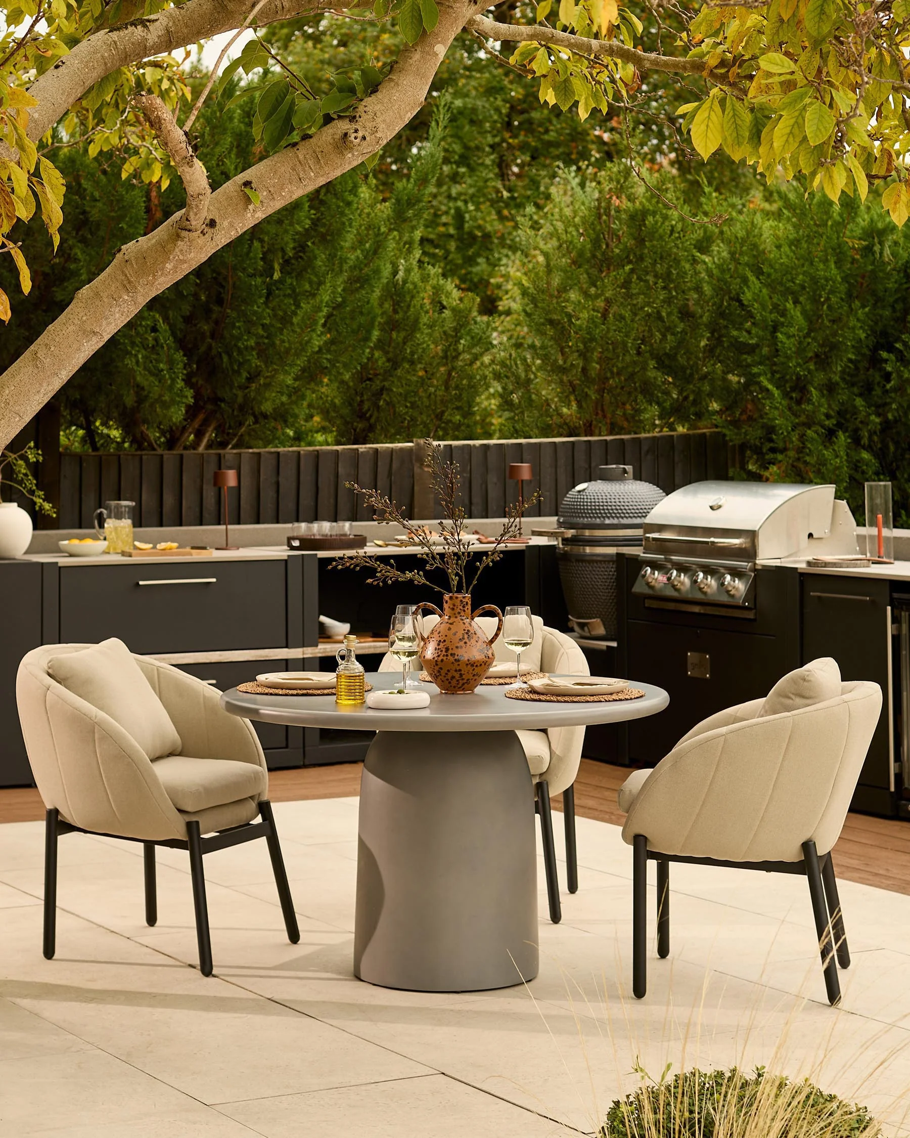 Tesso dark grey garden 4 seater dining table - Image 3