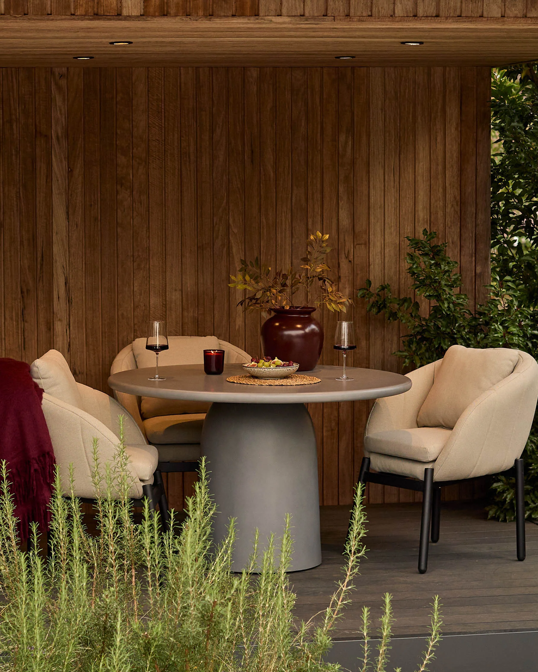 Tesso dark grey garden 4 seater dining table - Image 6