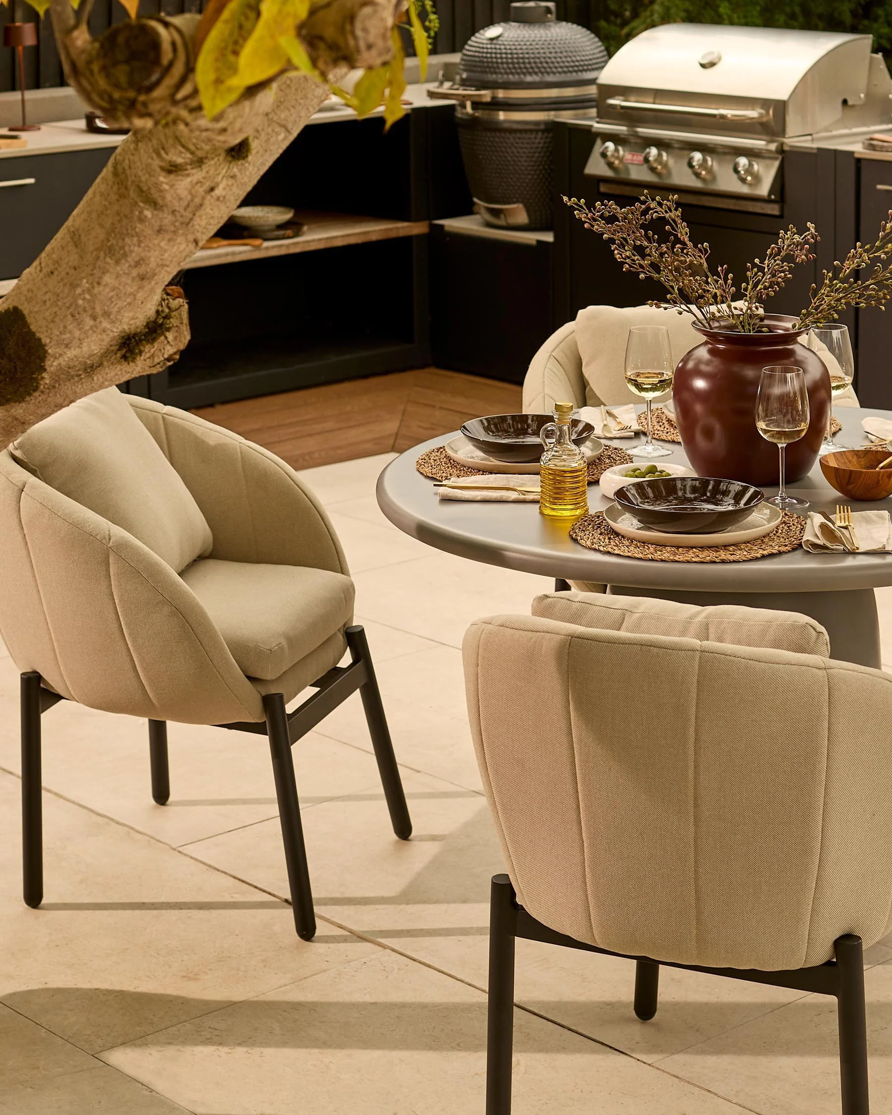 Tesso grey garden dining table with 4 Camilo natural dining chairs set - Image 2
