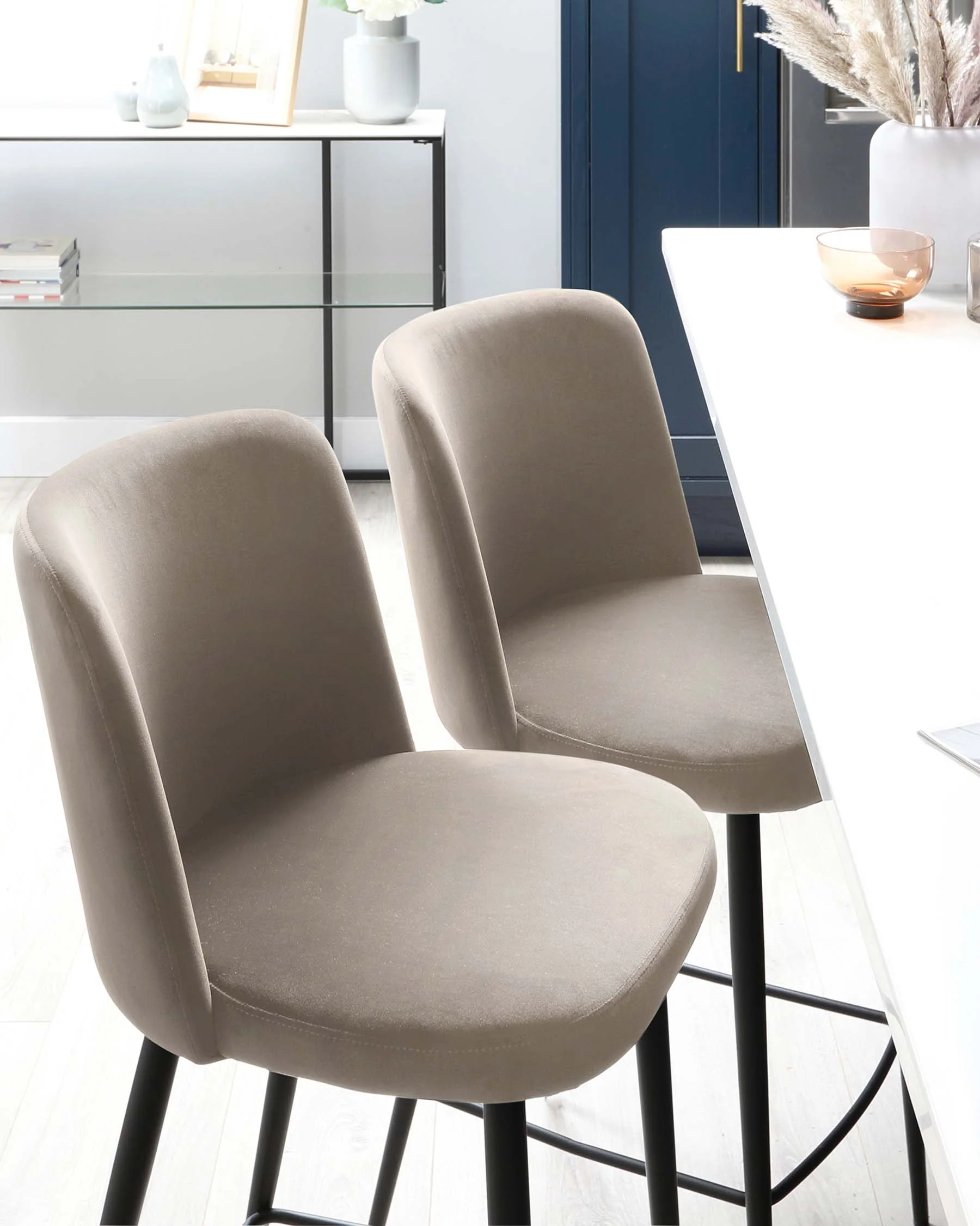 Trinny Champagne Velvet Bar Stool - Image 4