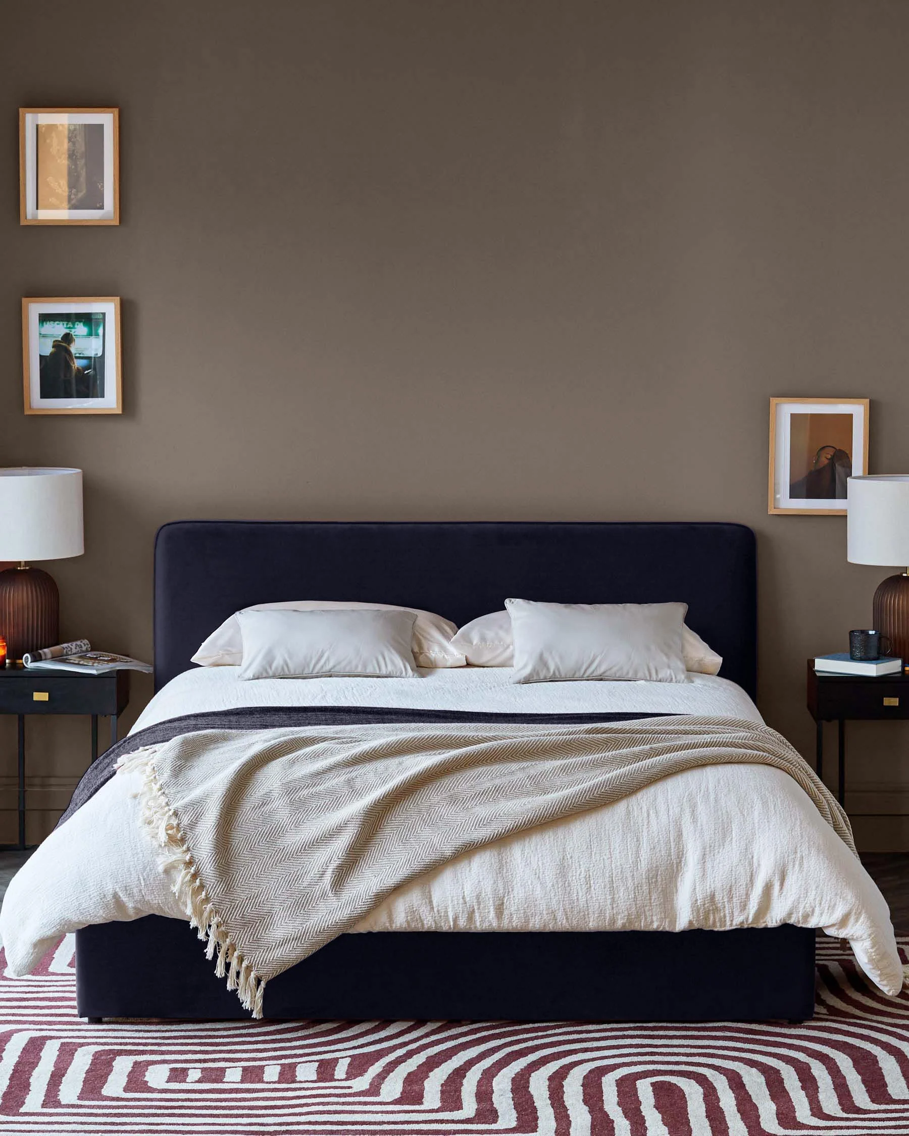 Turin dark navy velvet double ottoman storage bed - Image 3