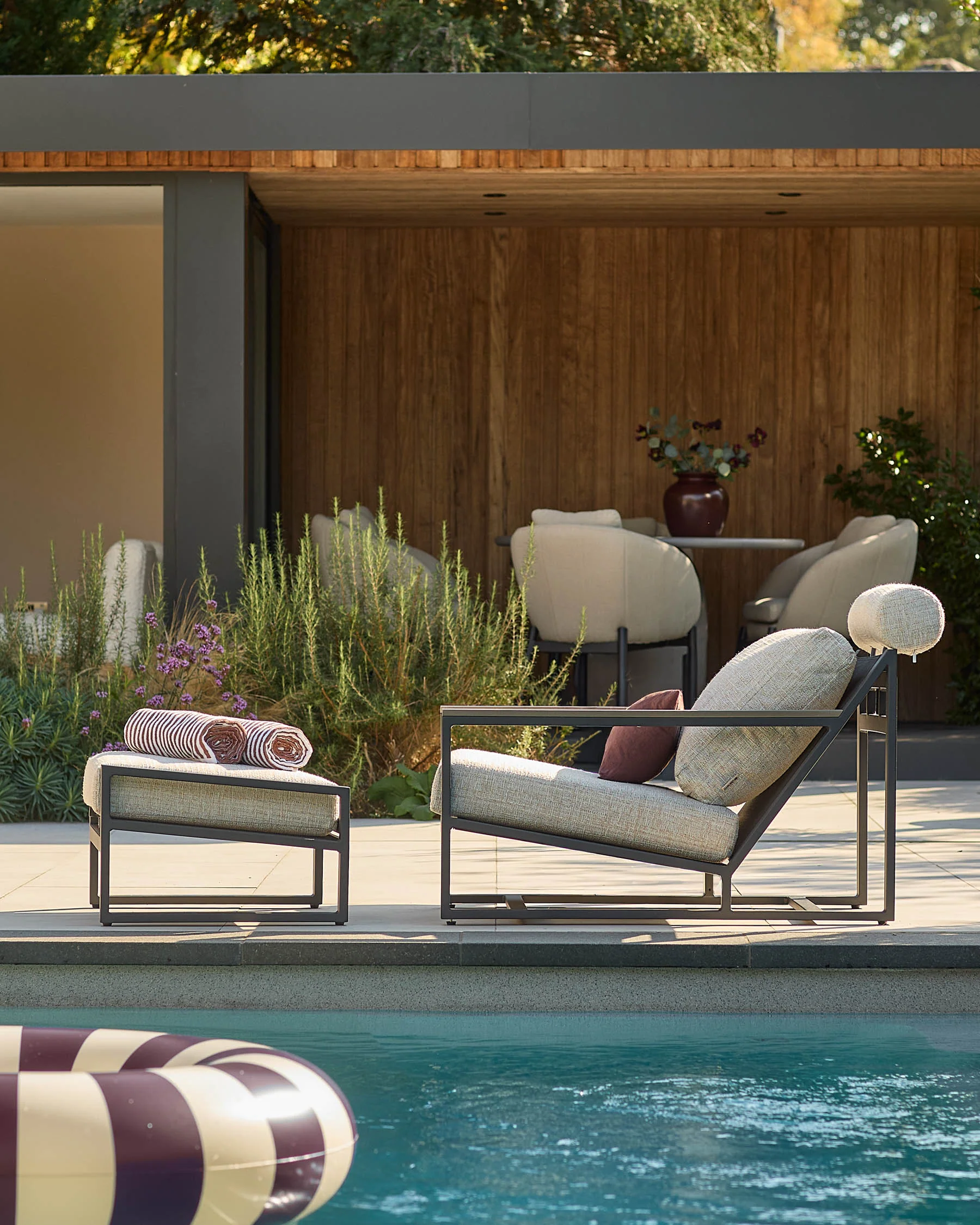 Verano black garden chair with footstool - Image 3