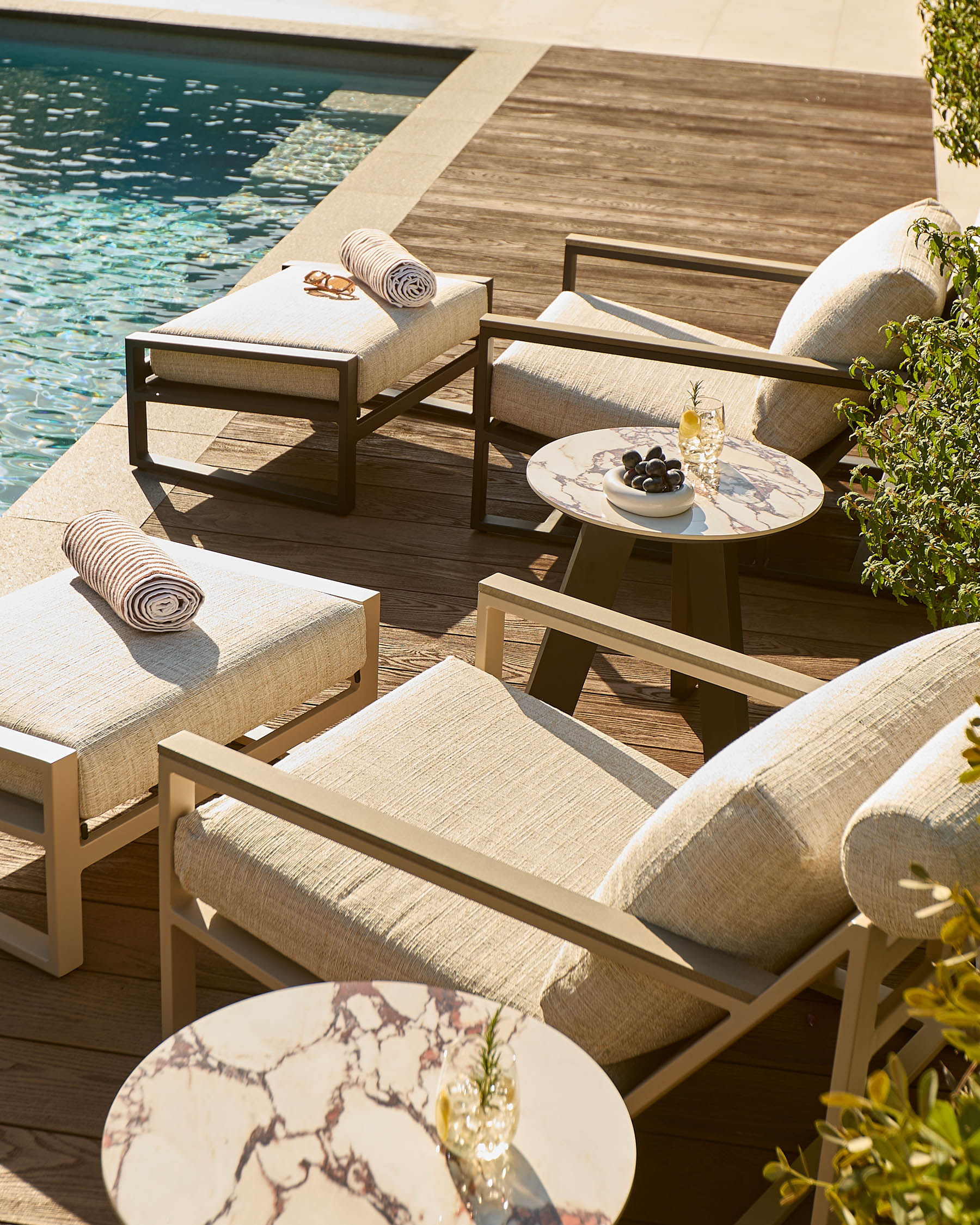 Verano black garden chair with footstool - Image 7