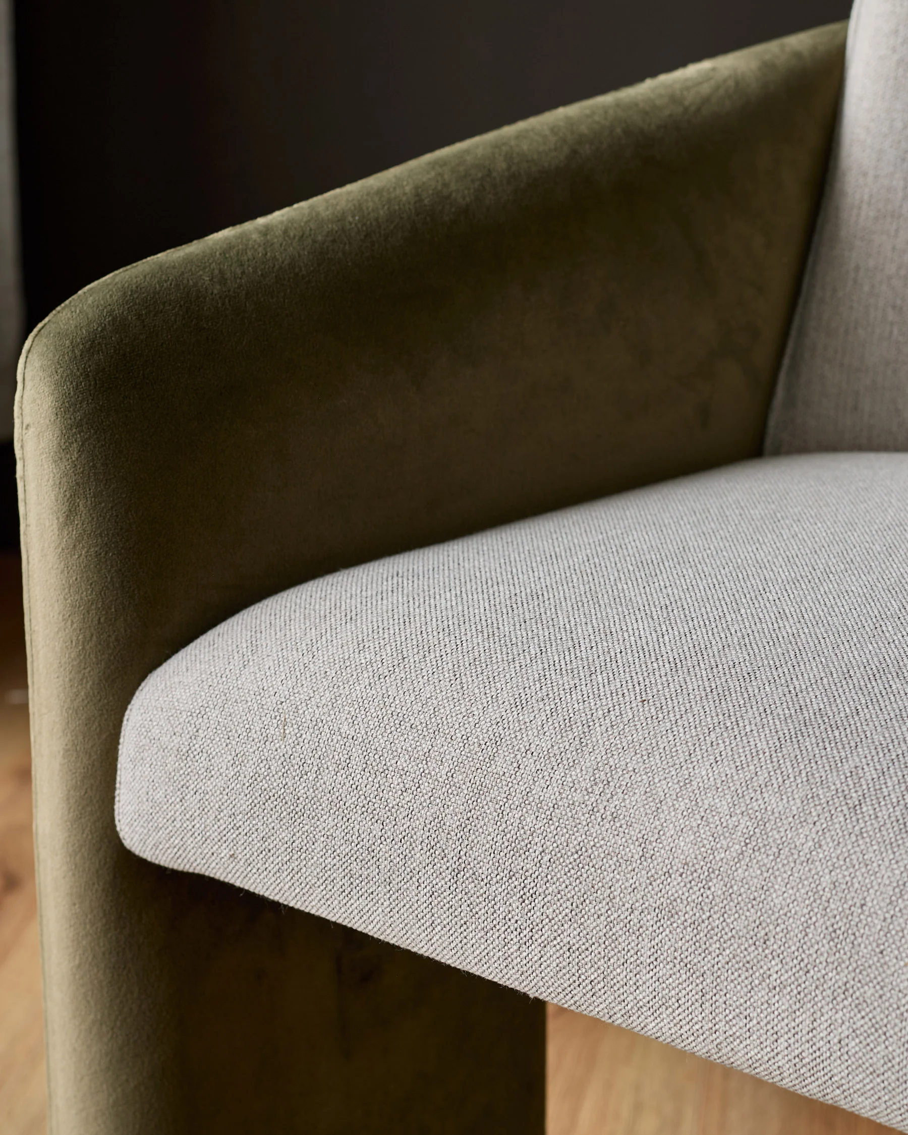 Wren natural fabric and olive green velvet black steel cantilever dining chair - Image 9